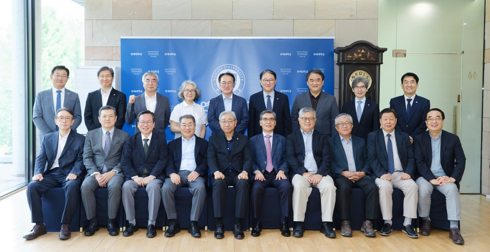 2026학년도 퇴임교원 오찬회(_EO_43966월 17일 2026학년도 퇴임교원 오찬회 .jpg) 관련사진2